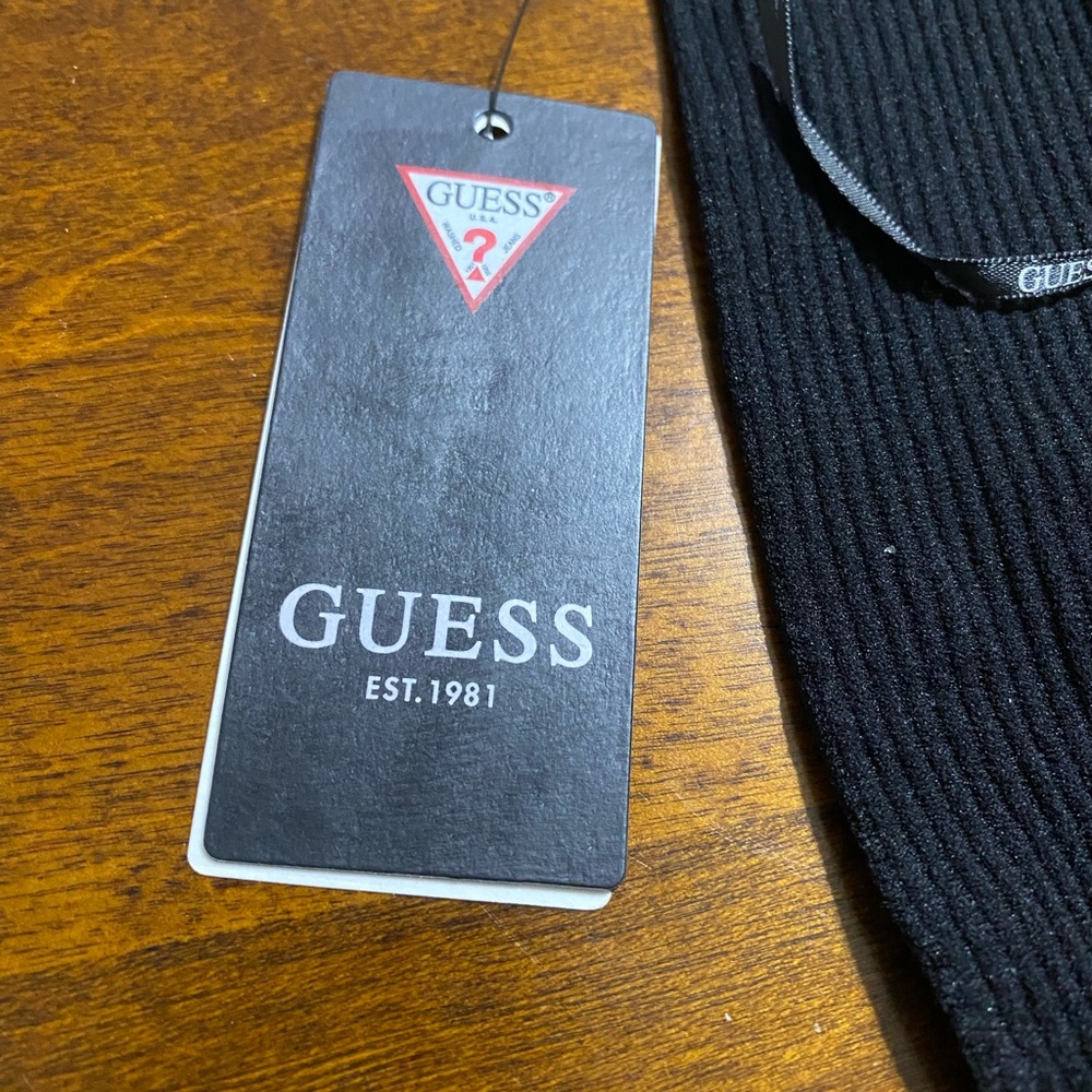 Women’s Guess top - Picture 4 of 5
